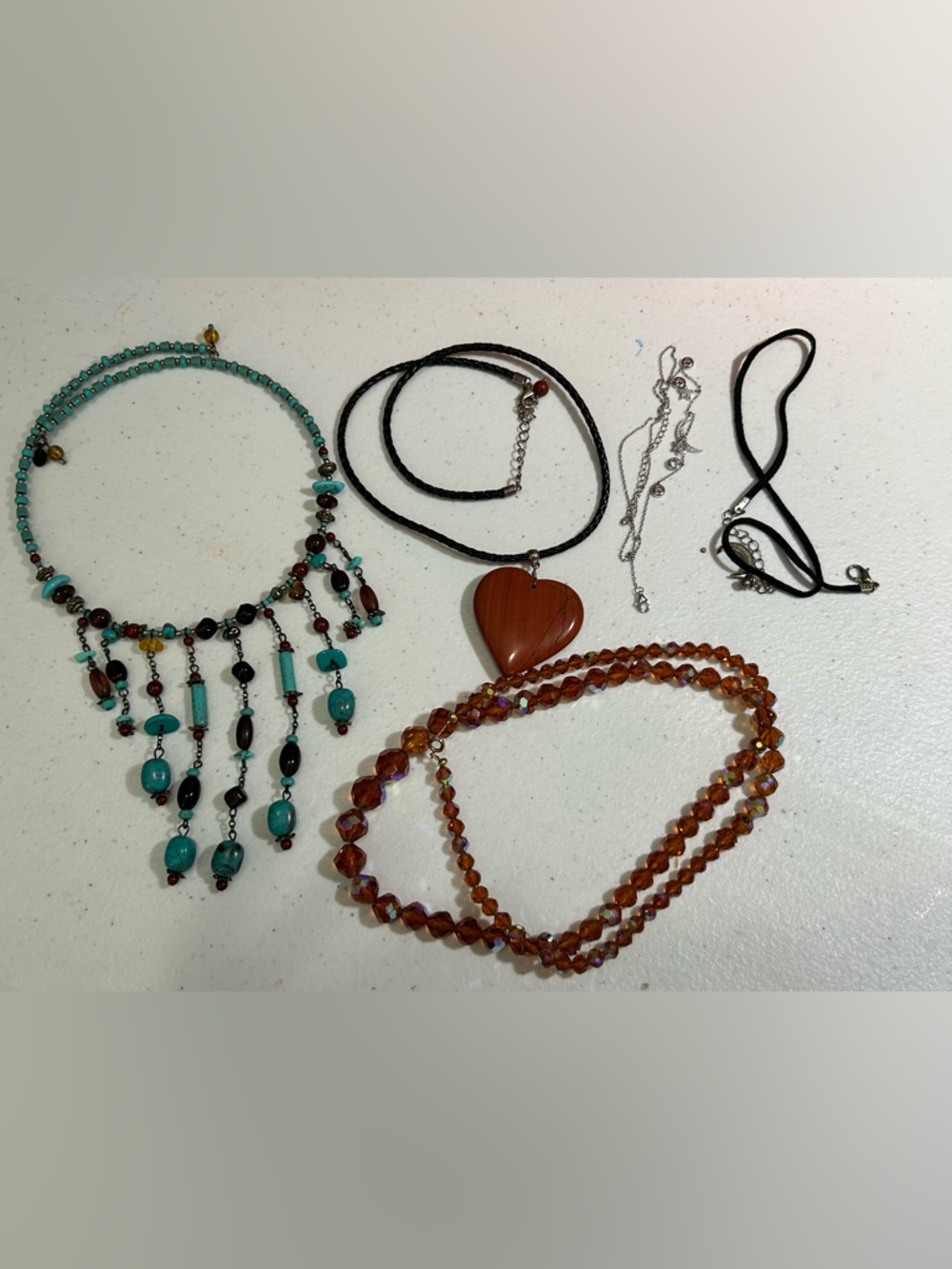 Assorted necklace lot